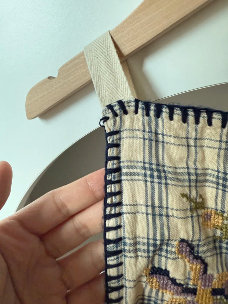 白色格紋刺繡吊帶裙 image 1 of 0