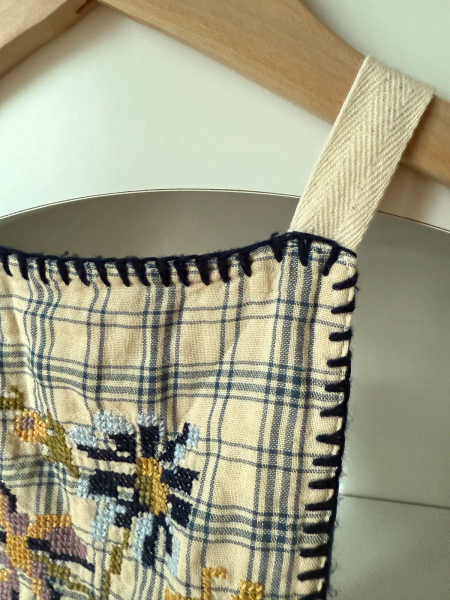 白色格紋刺繡吊帶裙 image 1 of 0