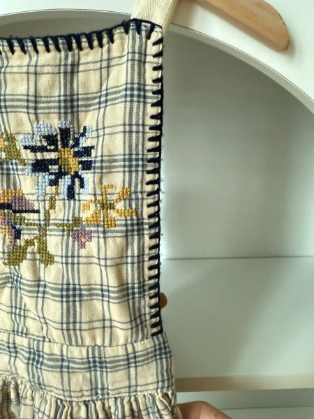 白色格紋刺繡吊帶裙 image 1 of 0