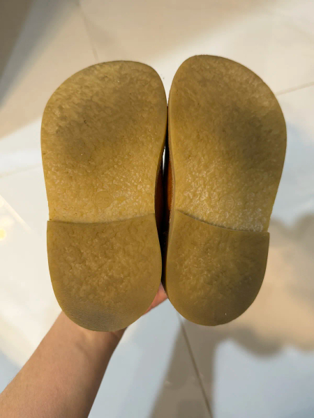 經典復古T字蝴蝶結皮革涼鞋 image 1 of 0