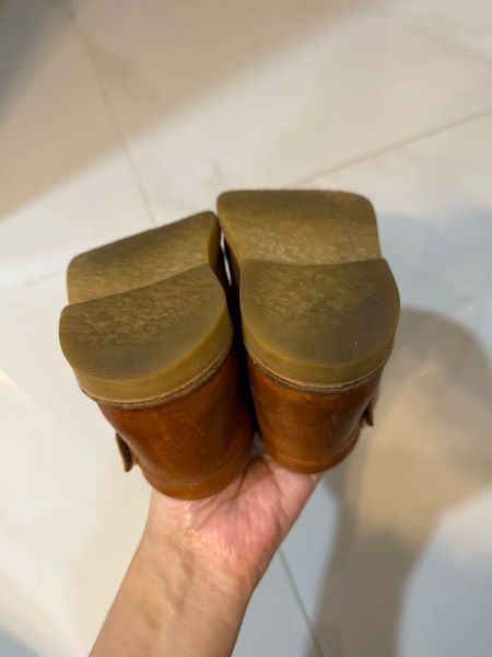 經典復古T字蝴蝶結皮革涼鞋 image 1 of 0