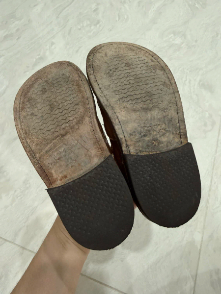小皮鞋 image 1 of 0