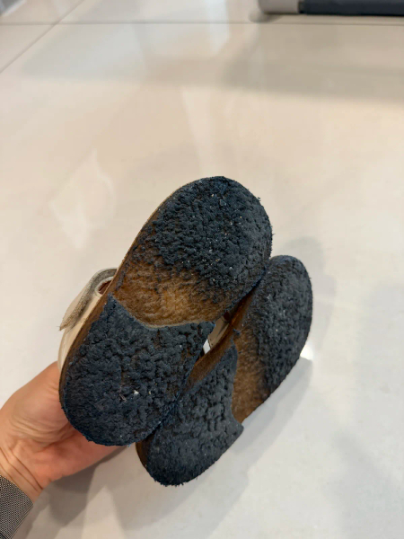 經典蕾絲魔鬼氈涼鞋 image 1 of 0
