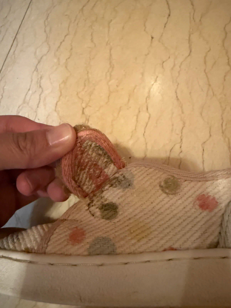 可愛魚兒造型魔鬼氈休閒鞋 image 1 of 0