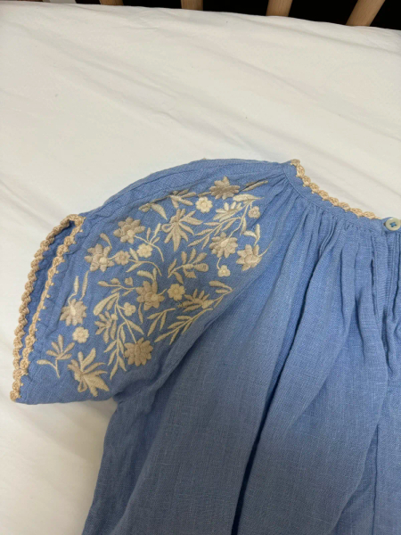 刺繡花卉圓領短袖棉麻洋裝 image 1 of 0