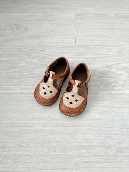 Pèpè Children Shoes - Ezra - two tone cut out sandals  image 1 of 0