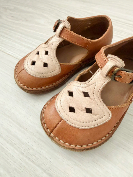 Pèpè Children Shoes - Ezra - two tone cut out sandals  image 1 of 0