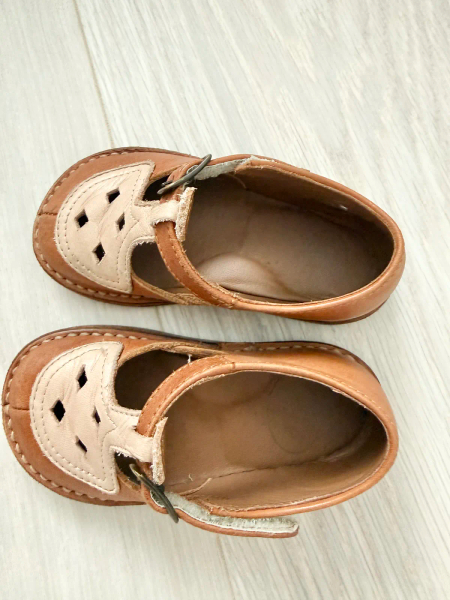 Pèpè Children Shoes - Ezra - two tone cut out sandals  image 1 of 0
