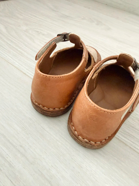 Pèpè Children Shoes - Ezra - two tone cut out sandals  image 1 of 0