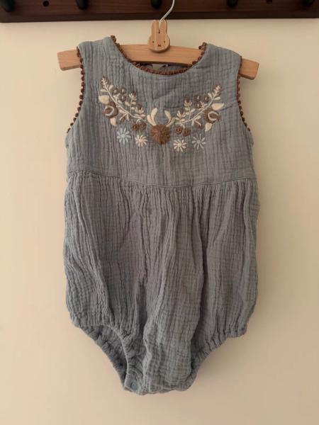 刺繡背心包屁衣 image 1 of 0