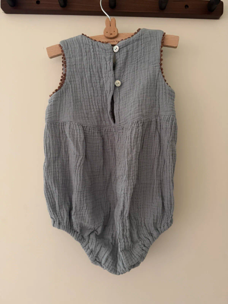 刺繡背心包屁衣 image 1 of 0