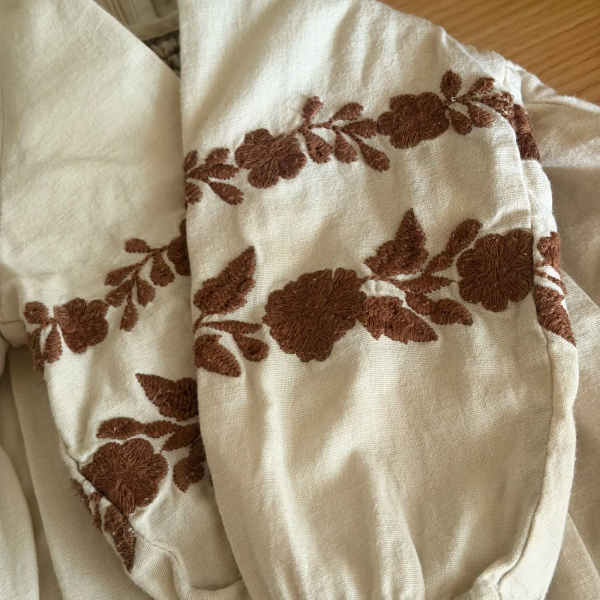 復古刺繡縮褶棉麻連身包屁衣 image 1 of 0