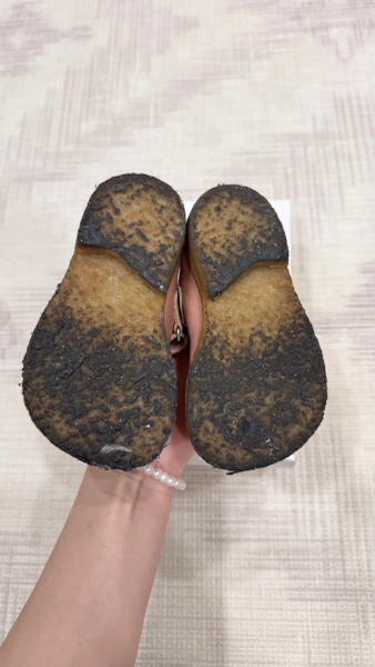 粉色愛心鏤空真皮瑪莉珍鞋 image 1 of 0