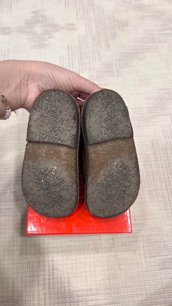 經典雕花皮革兒童皮鞋 image 1 of 0