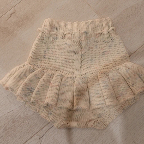 米色針織荷葉邊針織褲 image 1 of 0