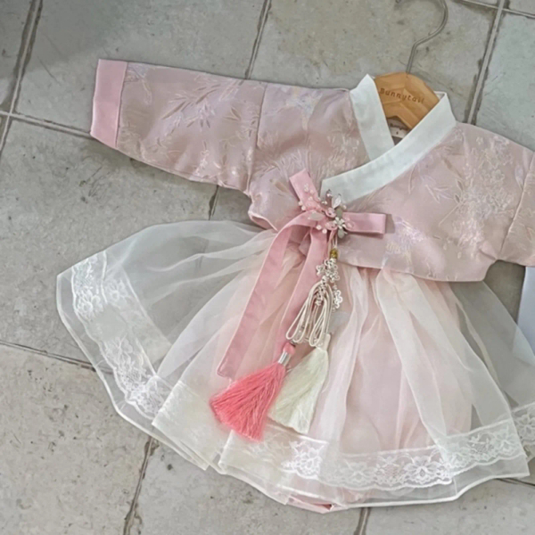 韓服+頭飾 image 1 of 0