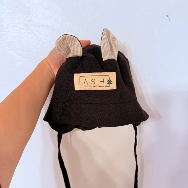黑色條紋熊耳綁帶漁夫帽 image 1 of 0