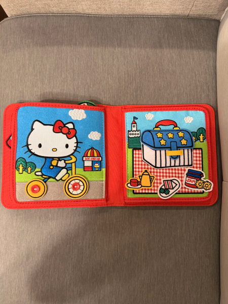 三麗鷗聯名Hello Kitty布書 image 1 of 0