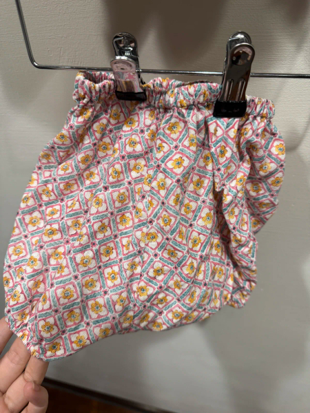 復古印花荷葉邊上衣與燈籠褲套裝 image 1 of 0