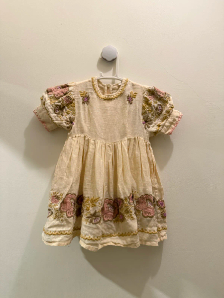 復古風刺繡泡泡袖亞麻洋裝 image 1 of 0