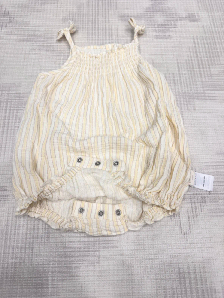 黃色條紋吊帶連身包屁衣 image 1 of 0