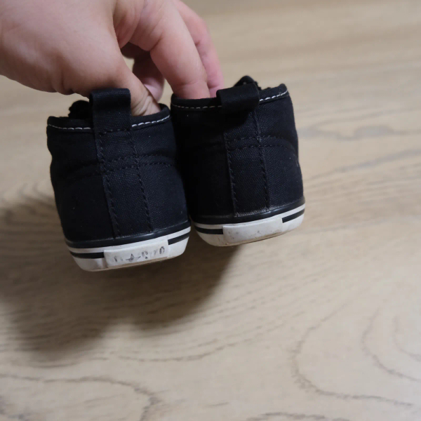 高筒帆布鞋 image 1 of 0