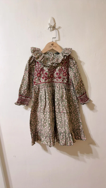 荷葉碎花洋裝 image 1 of 0