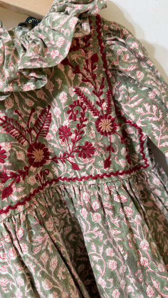 荷葉碎花洋裝 image 1 of 0