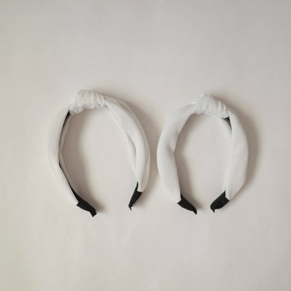 白色打結母女髮箍 image 1 of 0