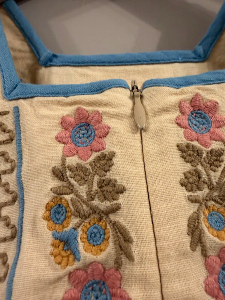 米色碎花刺繡無袖連身裙 image 1 of 0