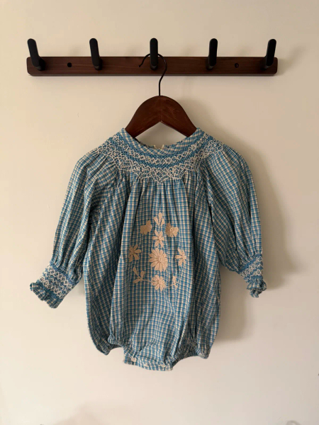 藍色格紋刺繡包屁衣 image 1 of 0