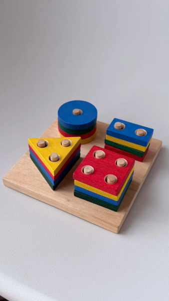 顏色與洞洞分類積木 image 1 of 0