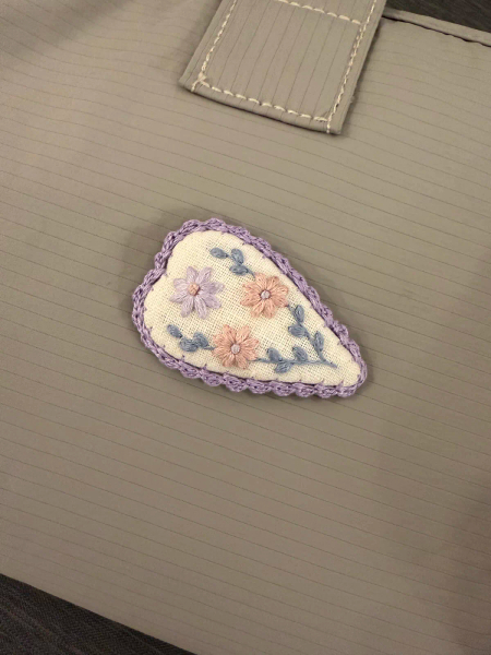 紫色手工刺繡花朵愛心造型髮夾 image 1 of 0