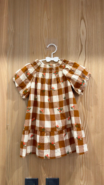 刺繡小花洋裝 image 1 of 0