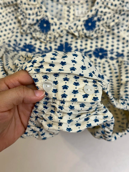 長袖碎花刺繡包屁衣 image 1 of 0