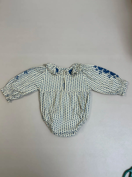 長袖碎花刺繡包屁衣 image 1 of 0