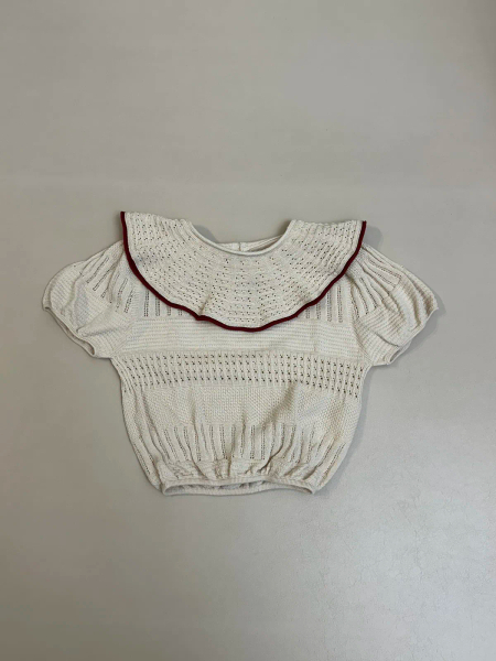 米杏色滾紅邊荷葉領短袖針織上衣 image 1 of 0