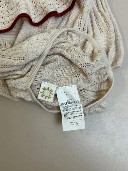 米杏色滾紅邊荷葉領短袖針織上衣 image 1 of 0