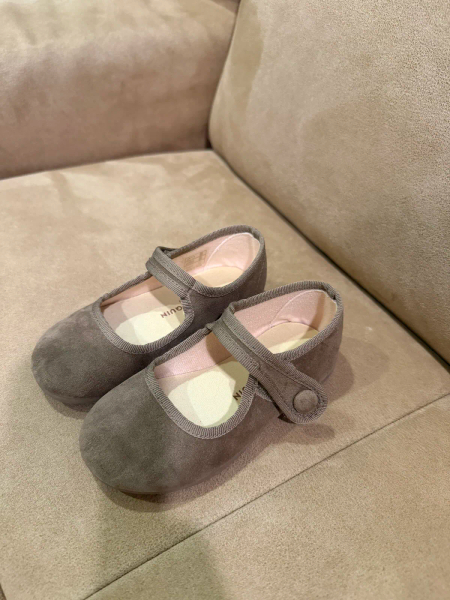 兒童麂皮感瑪莉珍鞋 image 1 of 0