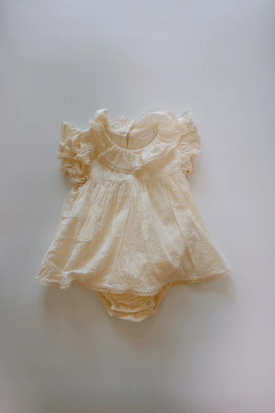 米杏色點點荷葉邊連身包屁衣 image 1 of 0