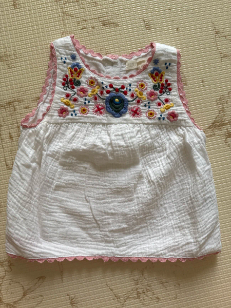 刺繡圖騰無袖白色上衣 image 1 of 0