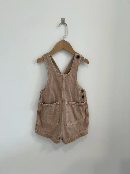 Delphine Shortall Pedra image 1 of 0