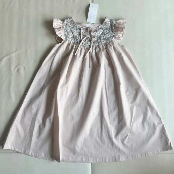 荷葉邊碎花拼接洋裝 image 1 of 0