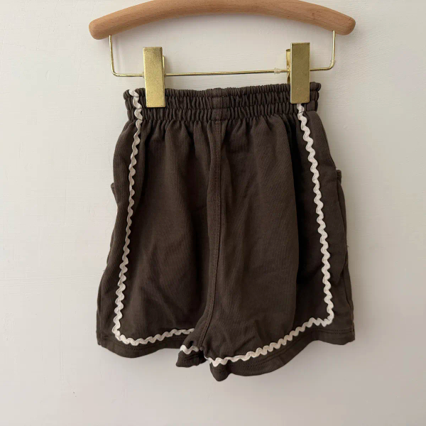 跳色休閒短褲Rickrack Camp Short - Bark image 1 of 0