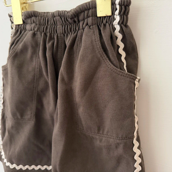 跳色休閒短褲Rickrack Camp Short - Bark image 1 of 0