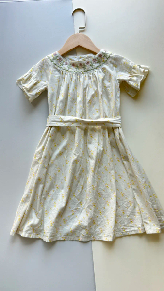 短袖刺繡領荷葉洋裝 image 1 of 0