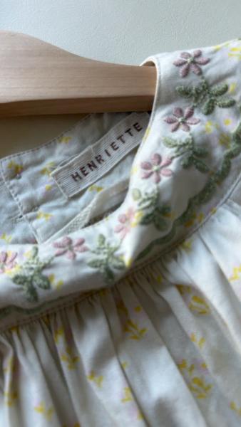 短袖刺繡領荷葉洋裝 image 1 of 0