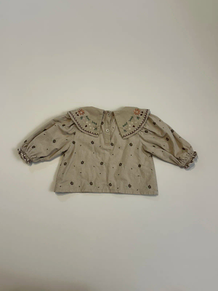 法式復古花朵刺繡娃娃領燈籠袖上衣 image 1 of 0