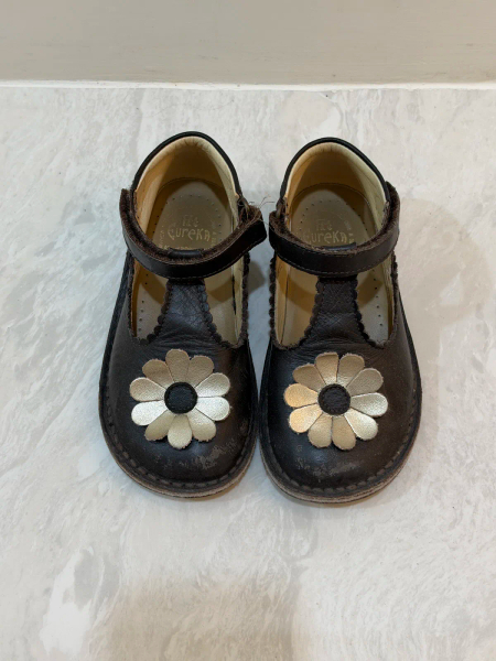 花朵小皮鞋 image 1 of 0