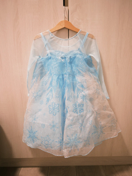 Elsa裝 image 1 of 0